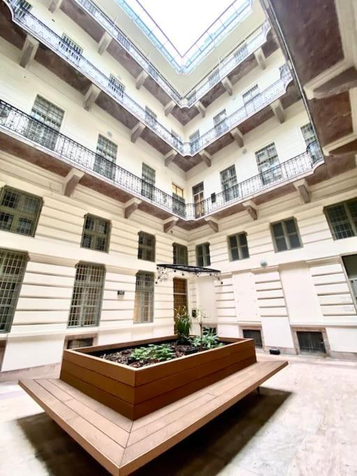 Spacious Andrassy Budapest Exterior foto